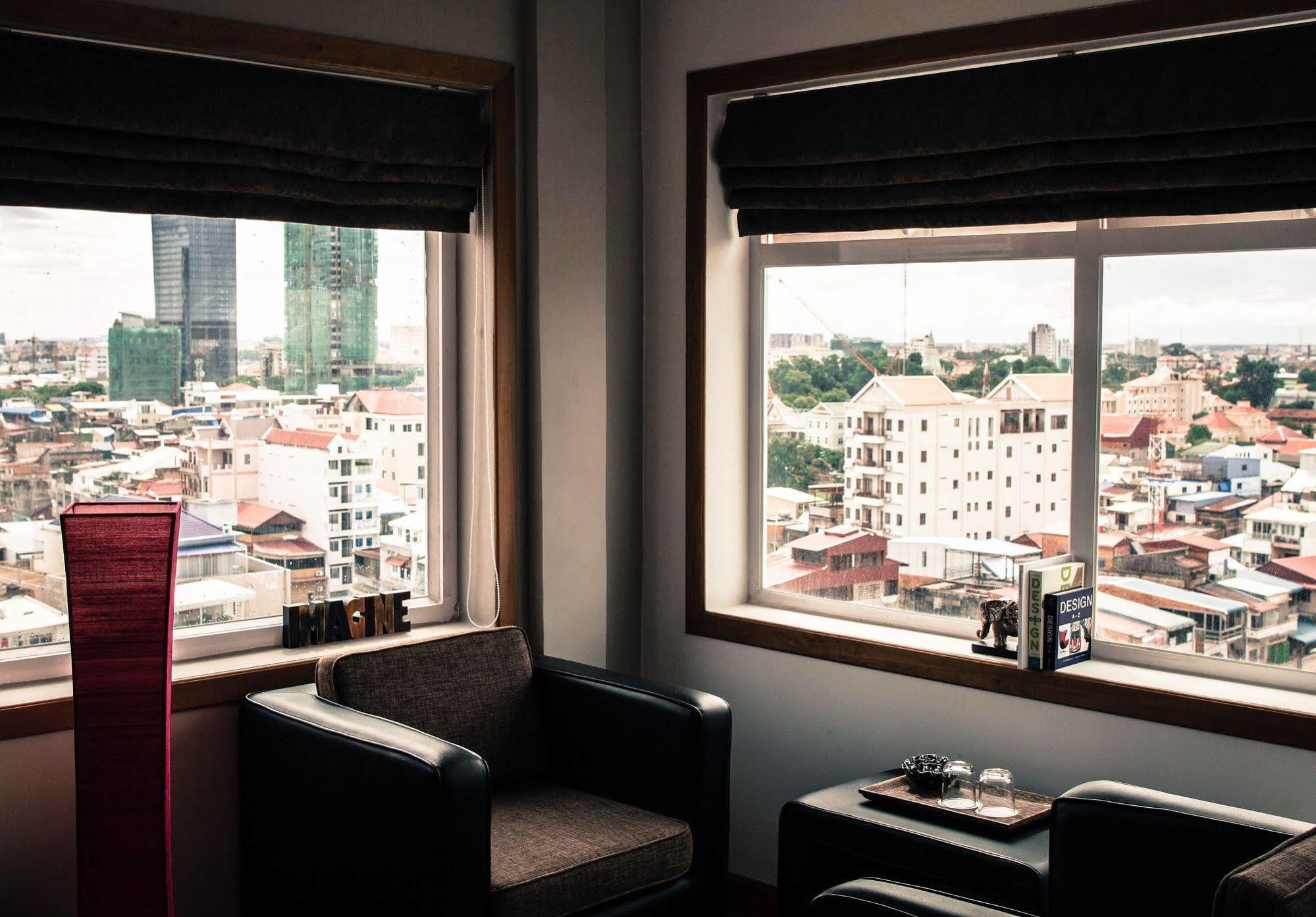 พอยต์ บูทิก โฮเต็ล Hotel พนมเปญ ภายนอก รูปภาพ