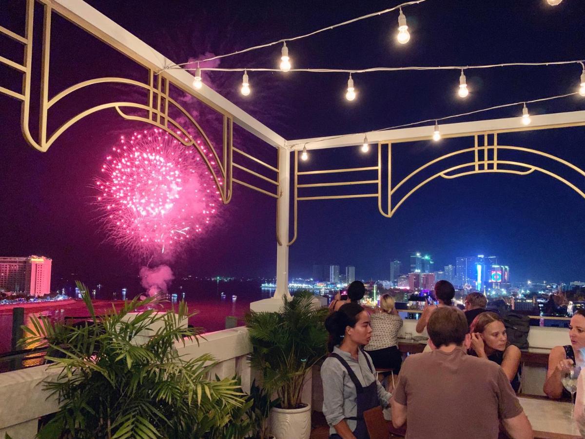 พอยต์ บูทิก โฮเต็ล Hotel พนมเปญ ภายนอก รูปภาพ